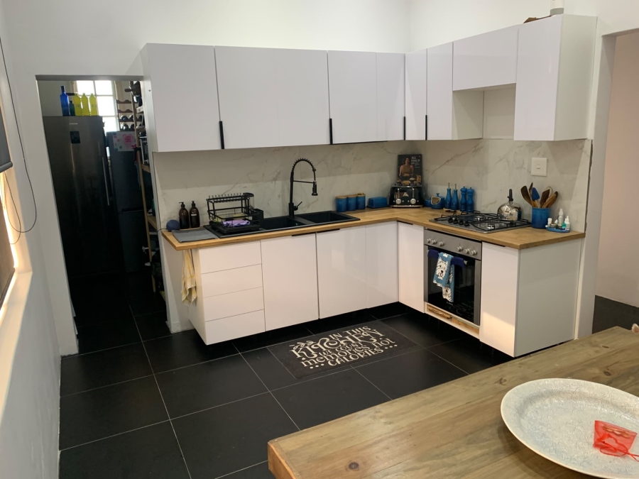 3 Bedroom Property for Sale in Sea Point Western Cape